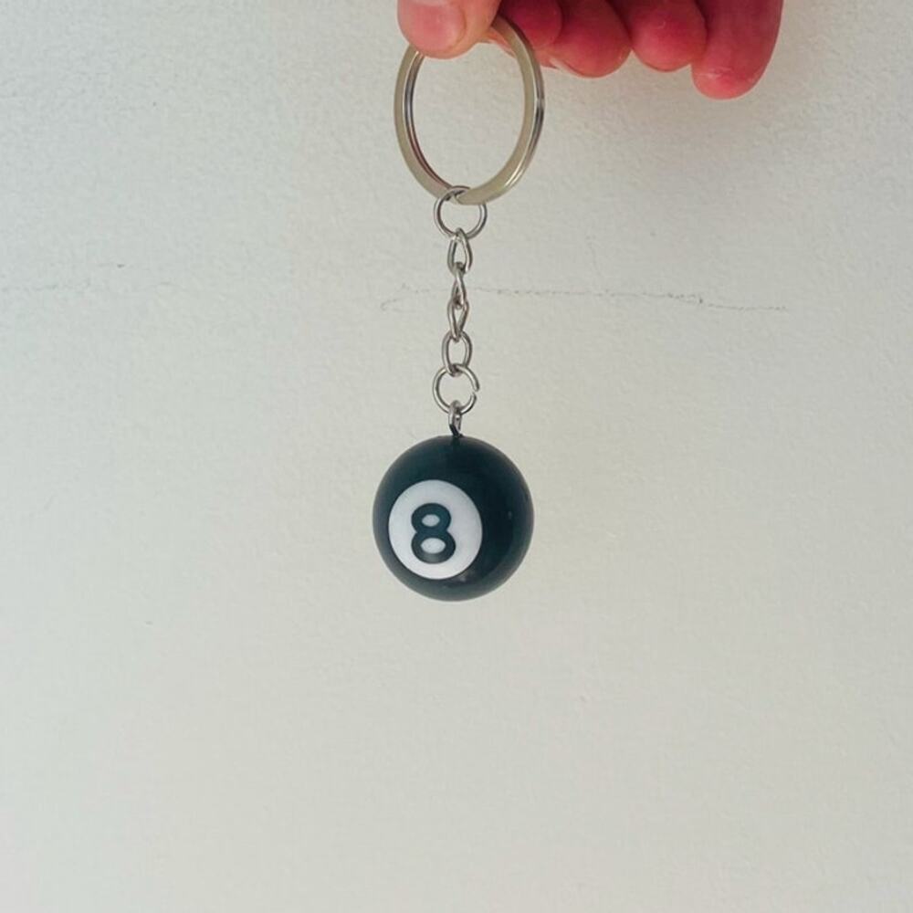 Y2k 2000s black 8-ball keyring for keychain
